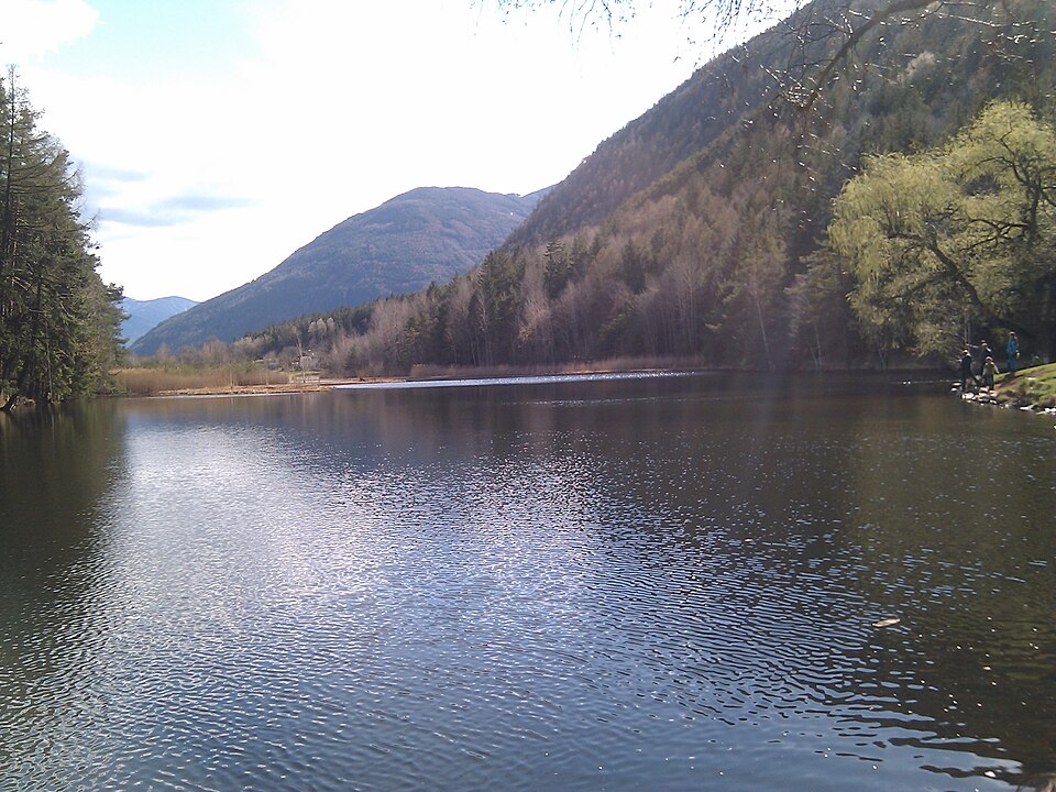 Lago Di Varna - A Nord, Davanti Al Prato