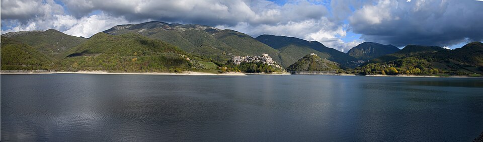 Lago del Turano — Fosso Bulgaretti ( Casa Diroccata)