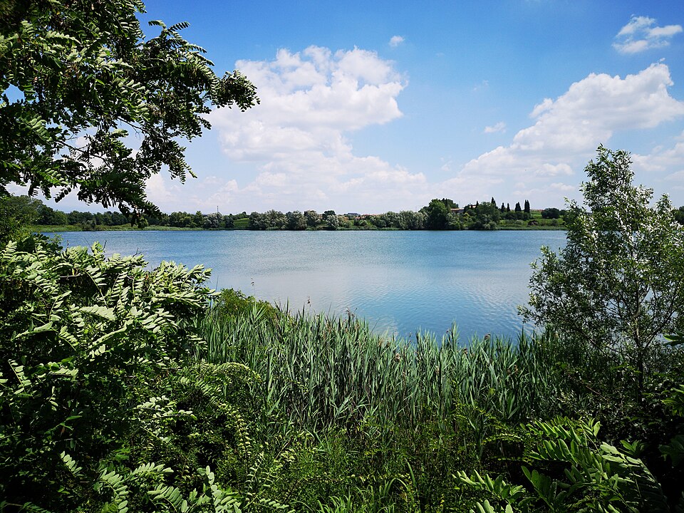 Lago del Frassino — Palazzo 1