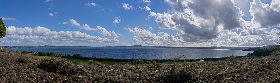Lago di Bracciano — 1300 Mt Dx Punta Il Pizzo