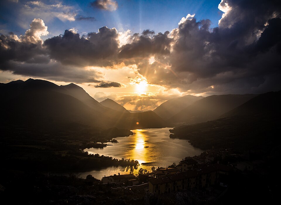 Lago di Barrea — Antistante Localita' Gravare