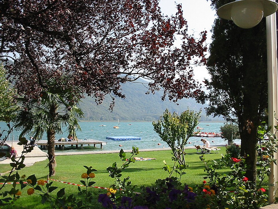 Lago Di Caldaro - Ovest Davanti Al Lido