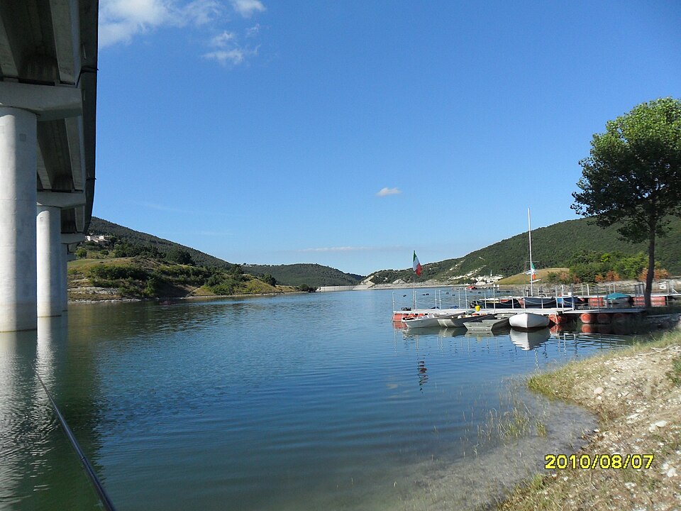 Lago di Cingoli — Spiaggia Kambusa