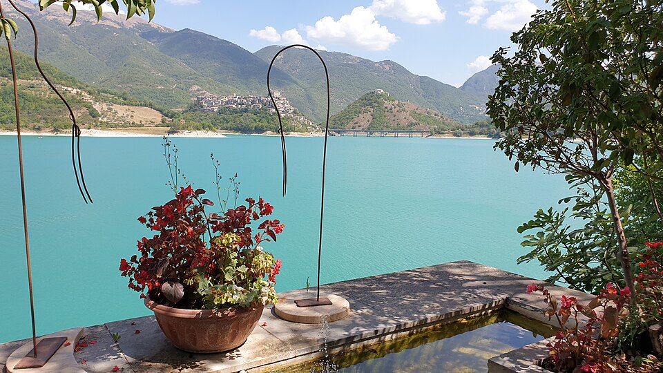 Lago del Turano — Gola Sotto Paese