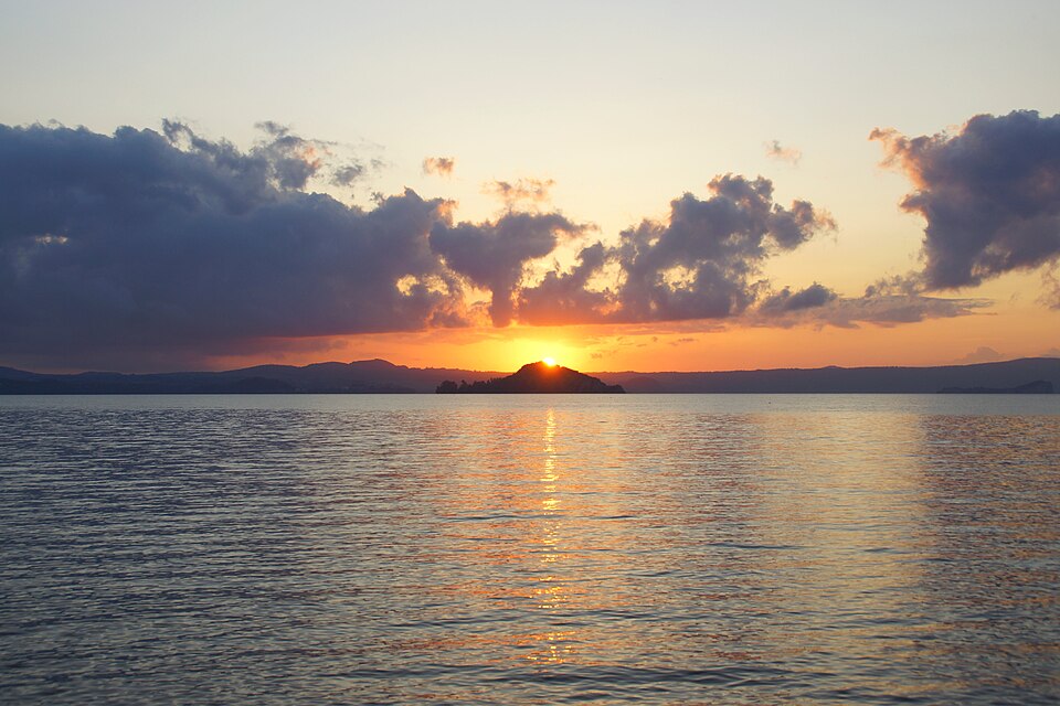 Lago di Bolsena — Distributore Carburante