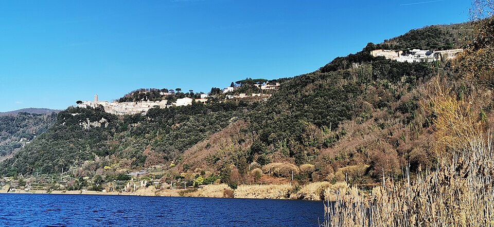 Lago di Nemi — 1200 Mt Dx Museo Navi