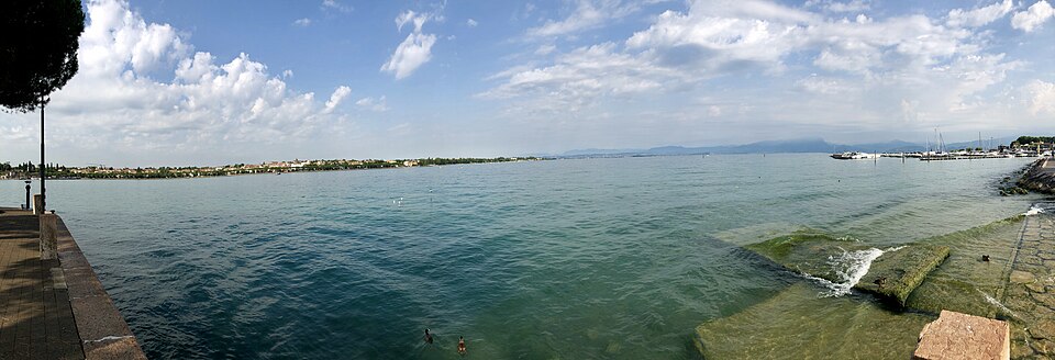Lago del Frassino — Lungolago Garibaldi 2