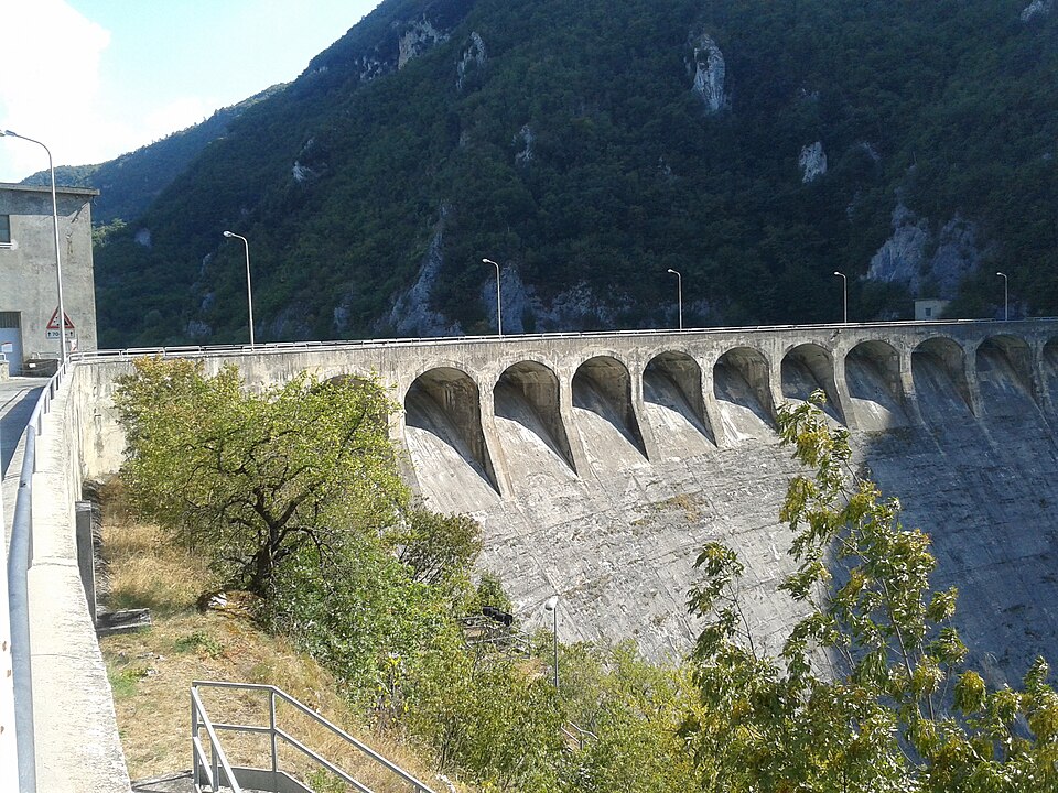 Spiaggia Campeggio Diga Salto