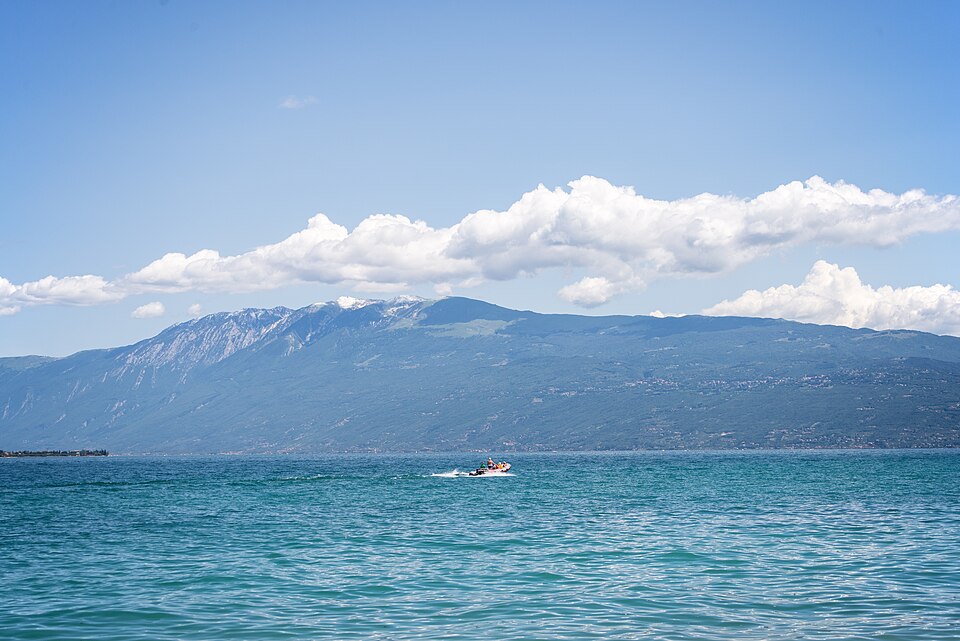 Lago di Garda — Localita' Ghiacciaie
