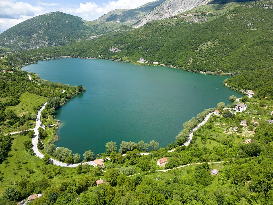 Lago di Scanno — Antistante Chiesetta Del Lago