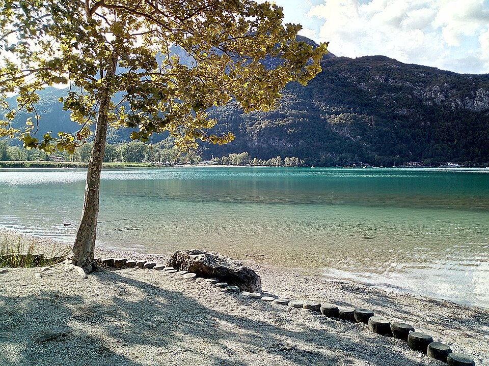 Lago di Cavazzo — Lato S/w Loc.rio Da Cout Di Fronte Camp.